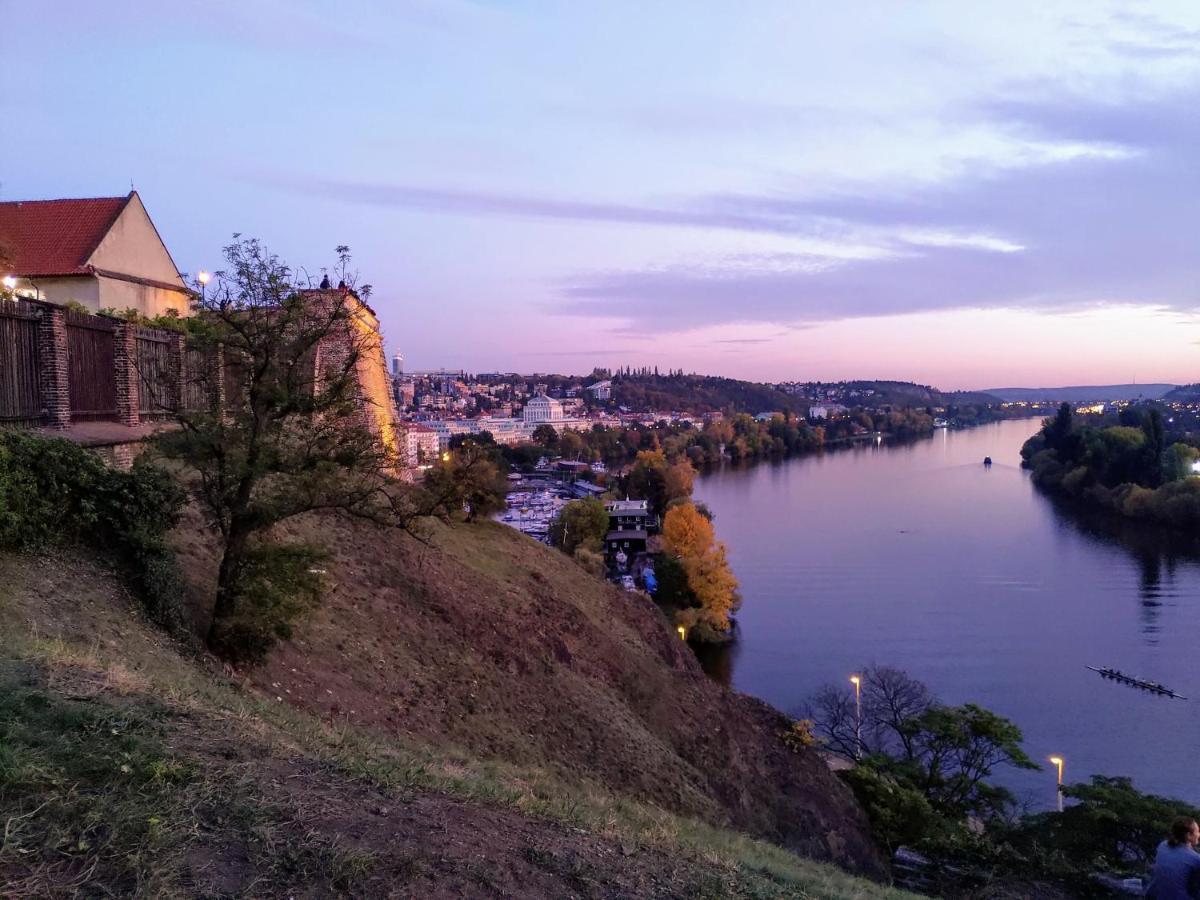 Stela'S Apartments - Vysehrad Прага Экстерьер фото